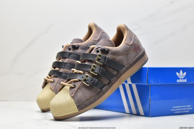 Adidas Sneakers